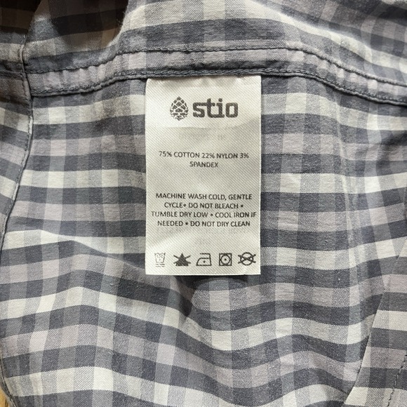Stio Curtis Camp Pearl Snap Shirt Mens M Gray Check Short Sleeve UPF HIking - Picture 7 of 8